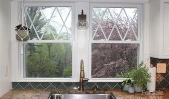 242 Birch Ln, Arden, NC 28704