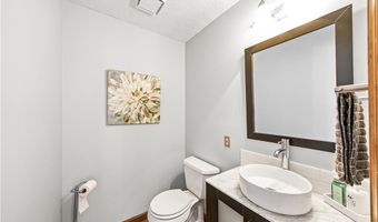 350 ASPEN Ct, Aurora, OH 44202