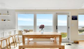 10 Calef Ave, Narragansett, RI 02882