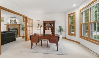 208 E APPLE CREEK Rd, Appleton, WI 54913