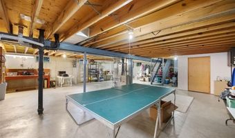 114 Breezeview Dr, Ballwin, MO 63021