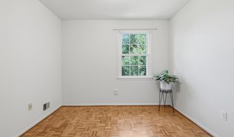 8350 GLASTONBURY Ct, Annandale, VA 22003