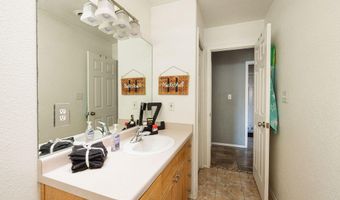 102 GARDEN Cir, Bloomfield, NM 87413