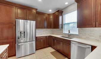 6 Yorkshire Ct, Algonquin, IL 60102