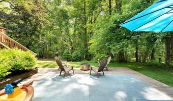486 Edgeworthe Dr SE, Ada, MI 49301