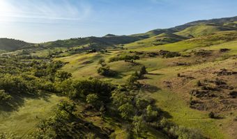 312 Sky Ridge Rd, Ashland, OR 97520