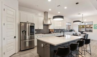 2080 E AQUARIUS Pl, Chandler, AZ 85249