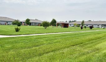 1716 Miller Ln, Aberdeen, SD 57401