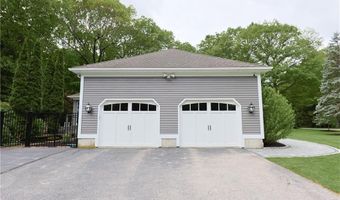 215 Adirondack Dr, East Greenwich, RI 02818