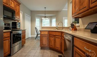 65 Overlook Dr, Hull, GA 30646
