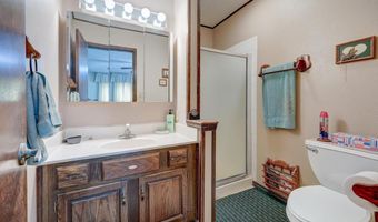 4 Lakeridge Dr, Arkansas City, KS 67005