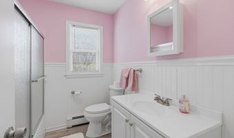 9 Evas Dr, Brookfield, CT 06804