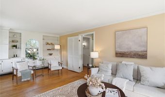 194 New Meadow Rd, Barrington, RI 02806