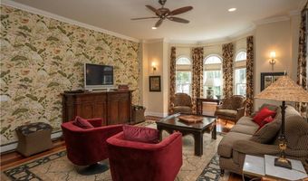 8 Cottage St 2, Newport, RI 02840