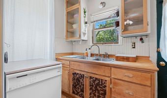 1025 S LAWE St, Appleton, WI 54915