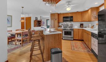 78 Nautilus St, Beachwood, NJ 08722