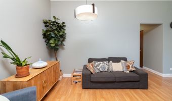 1650 Partridge Ln 4, Arlington Heights, IL 60004