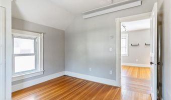 74 Maple Ave, Barrington, RI 02806