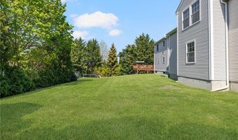 136 Corporate Pl, Middletown, RI 02842