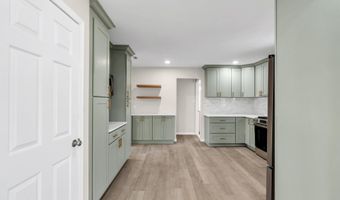 5 Buxton Ct, Barnegat, NJ 08005