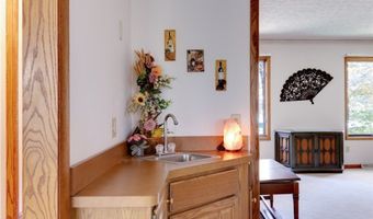 200 Greentree Cir, Aurora, OH 44202