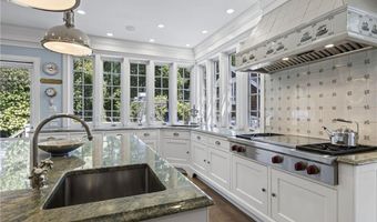 14 Bay View Rd, Charlestown, RI 02813