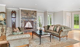 41 Castle Hill Ave, Newport, RI 02840