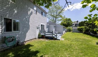 16 Courtway St, Narragansett, RI 02882