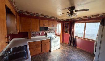 602 Bennett St, Bottineau, ND 58318
