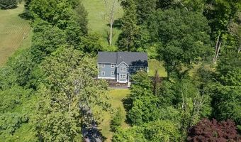 53 A Old Middle Rd, Brookfield, CT 06804