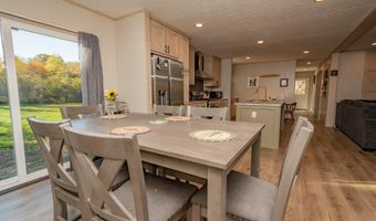 3 Back Rd, Abbot, ME 04406