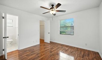 1915 MAIN St, Atlantic Beach, FL 32233