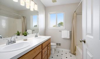 5776 Cedar Ridge Dr, Ann Arbor, MI 48103