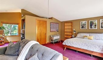 10 Narrow Ln, Charlestown, RI 02813