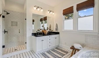 1611 Tippah Park Ct, Charlotte, NC 28205