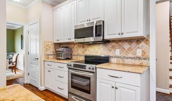 216 Wendhurst Ct, Apex, NC 27502