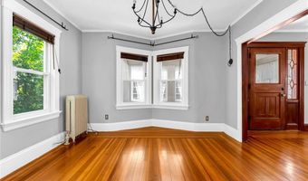 1058 Narragansett Blvd, Cranston, RI 02905