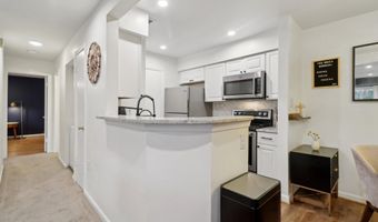 6911 VICTORIA Dr E, Alexandria, VA 22310