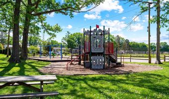 59 Park Ave, Bayville, NJ 08721