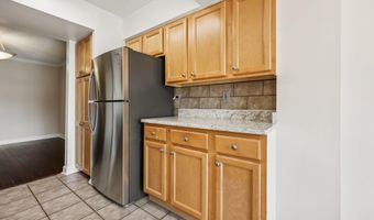 4500 S FOUR MILE RUN Dr 220, Arlington, VA 22204