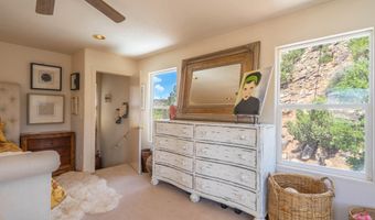 944 W Foothill Dr, Apple Valley, UT 84737