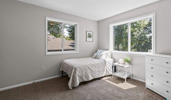 112 W River Oak Ct, Brandon, SD 57005