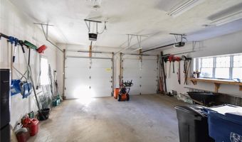 165 Lenihan Ln, East Greenwich, RI 02818