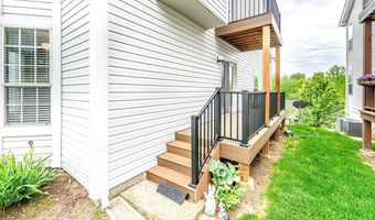 1708 Whispering Creek Dr A, Ballwin, MO 63021