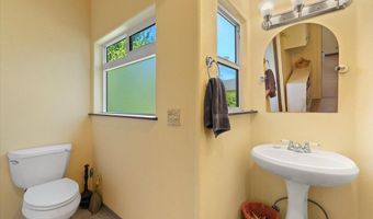 3245 W End Rd, Arcata, CA 95521