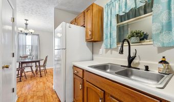 8 Cedar Dr, Barboursville, WV 25504