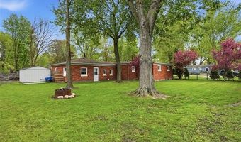 918 Columbia St, Algonac, MI 48001
