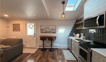 38 Hilltop Ave Cottage, Middletown, RI 02842