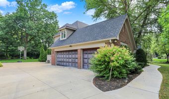 9015 Admirals Pointe Dr, Indianapolis, IN 46236