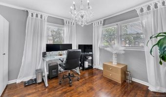 201 Maiden Ln, Bergenfield, NJ 07621